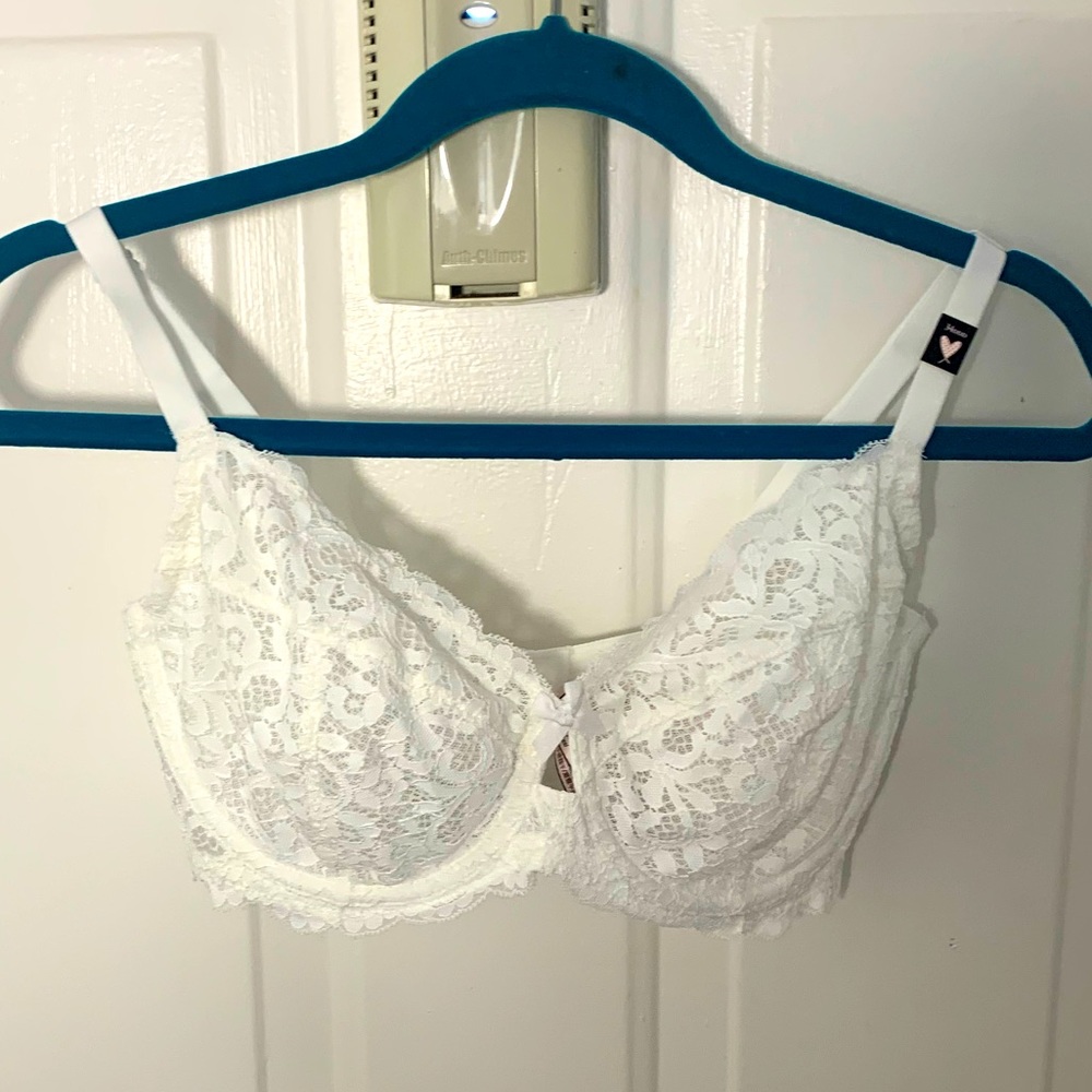 Victoria’s Secret Bra 34F (3D) Underwire Unpadded Lace White